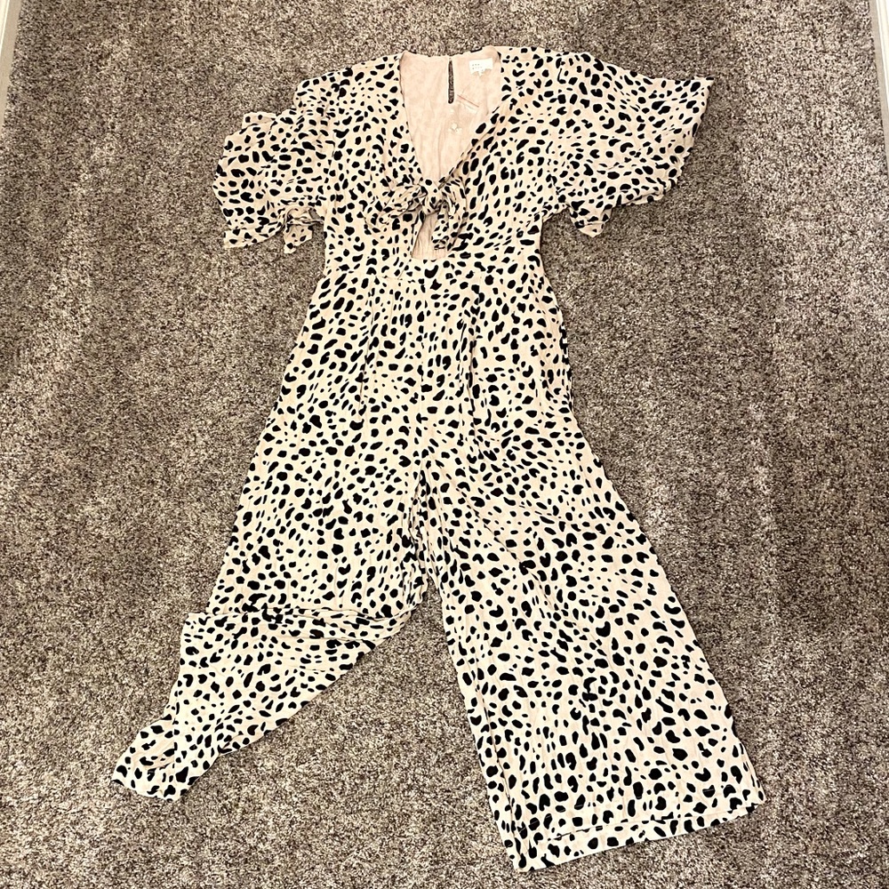 Short sleeved wide leg jumpsuit